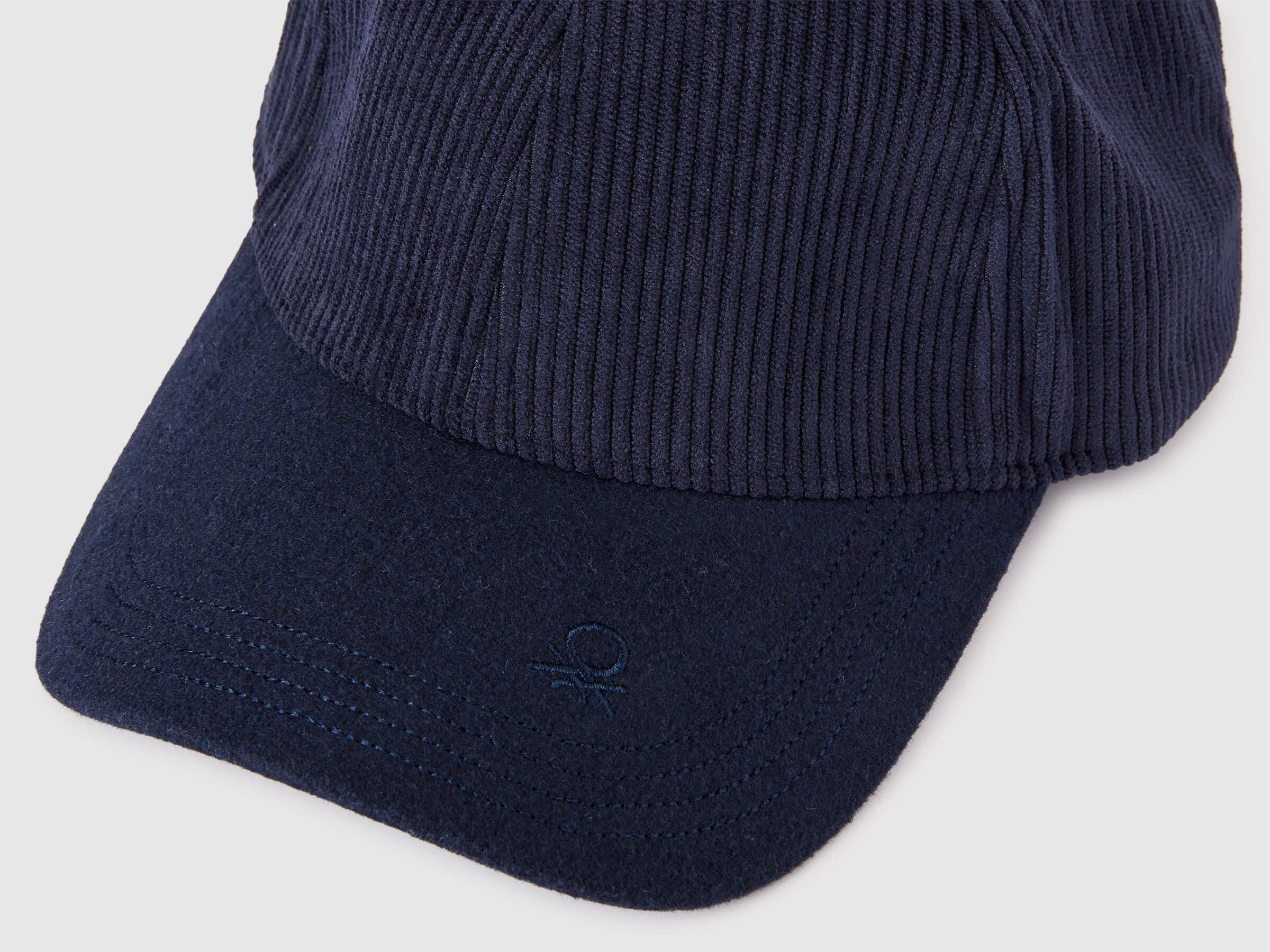 CAP WITH VISOR Men image number 3